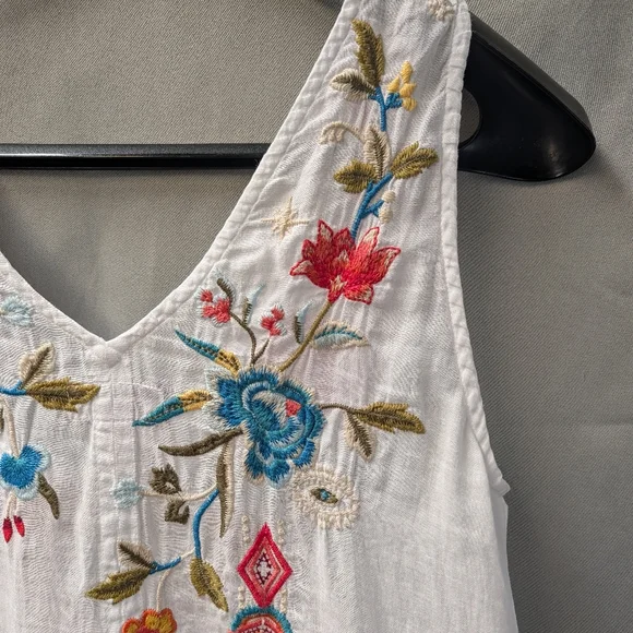 Johnny Was White Embroidered Floral Tank Top with Multicolor Accents - Picture 8 of 11